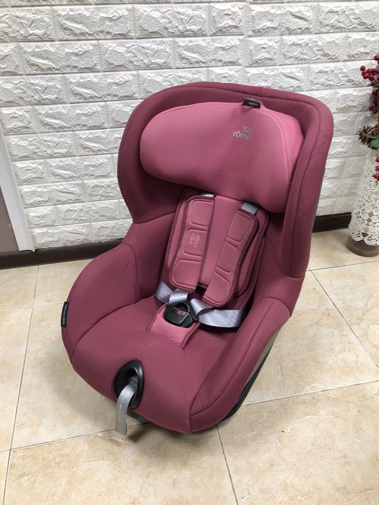 Автокрісло Britax Römer TRIFIX2 i-SIZE Група 1 (9-18 кг) Isofix
