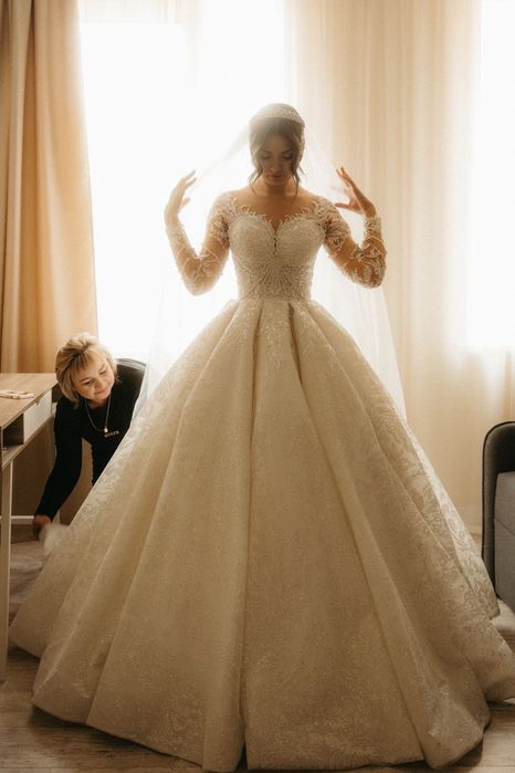 Королівська весільна сукня