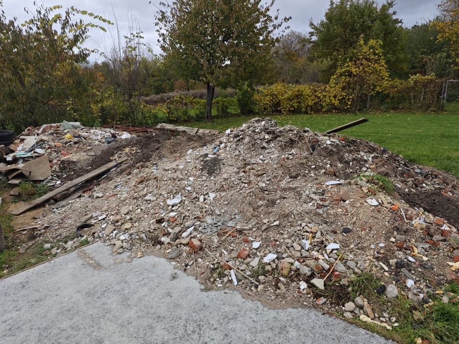 Oddam Gruz z ziemią