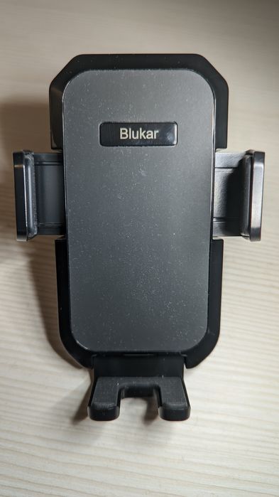 Держатель телефона  автомобильный Blukar