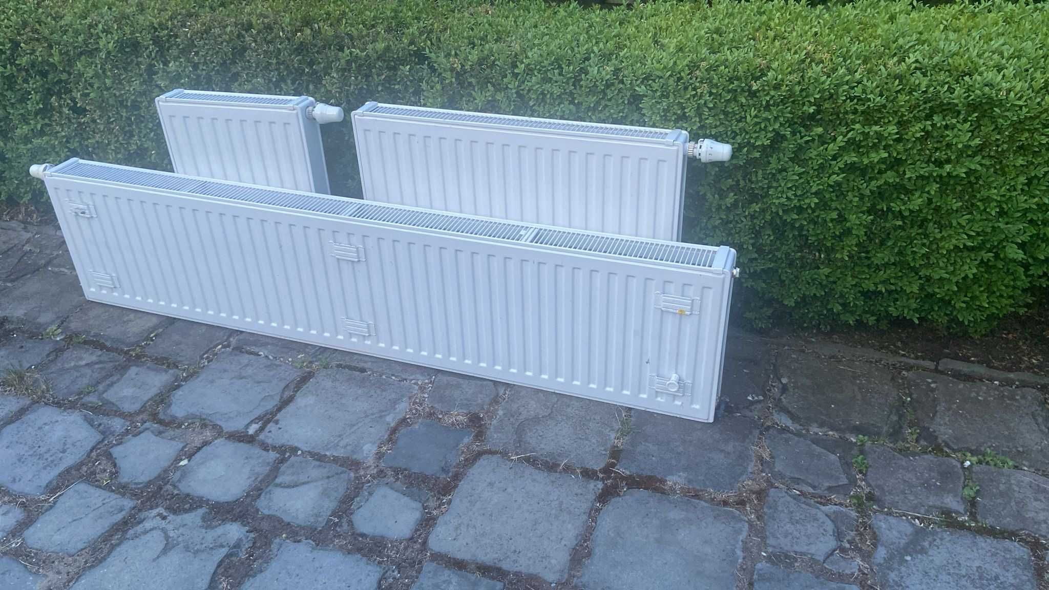 Grzejnik płytowy 3 sztuki : 180x40 / 80x60 / 60x40