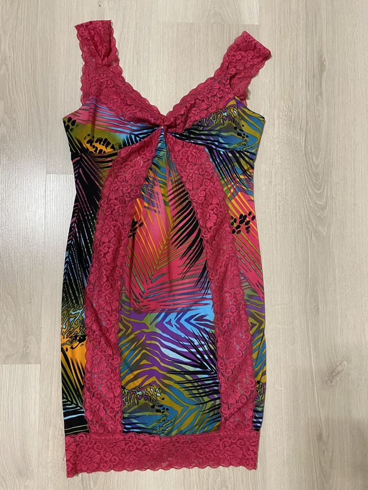 Летнее платье коктельное цветное с прозрачным кружевом
