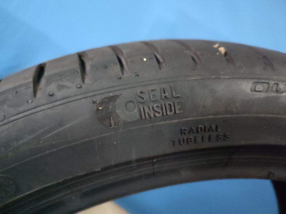 Pirelli Scorpion - 255  40 R21