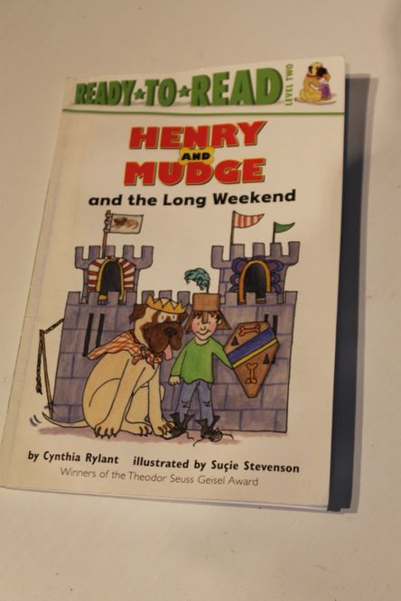 Livro em Inglês - Henry and Mugde