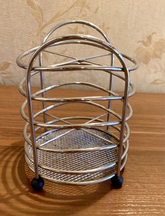 Миски, форми, все для кухні