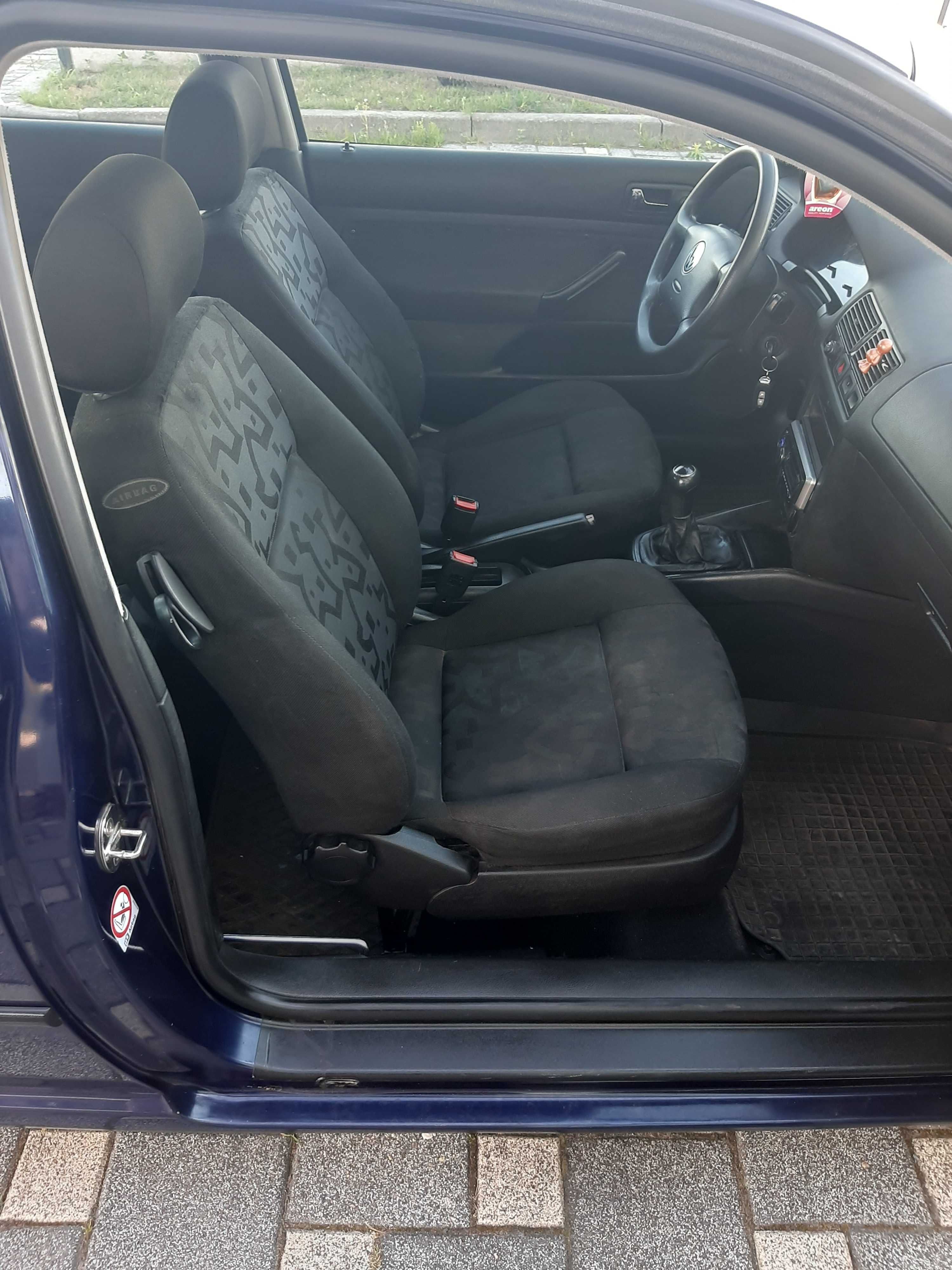 Sprzedam Volkswagena Golfa 1,9 TDI.
