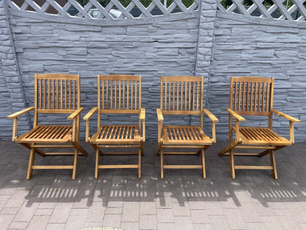 Stół drewniany z 4 krzesłami  taras balkon