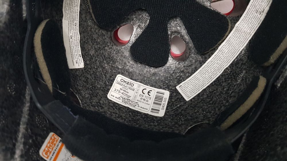 Capacete Oxelo Vermelho para andar skate ou bicicleta como novo