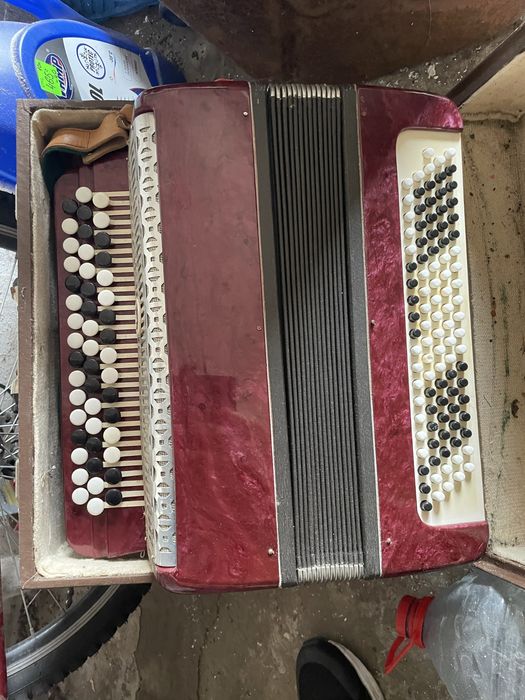 Продам баян «Ліра»