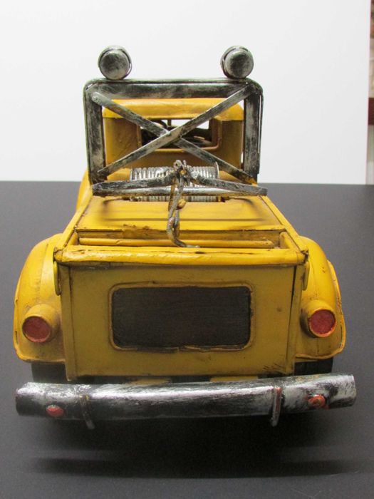 Carro antigo desempanagem - artigo artesanal feito em chapa (vintage)