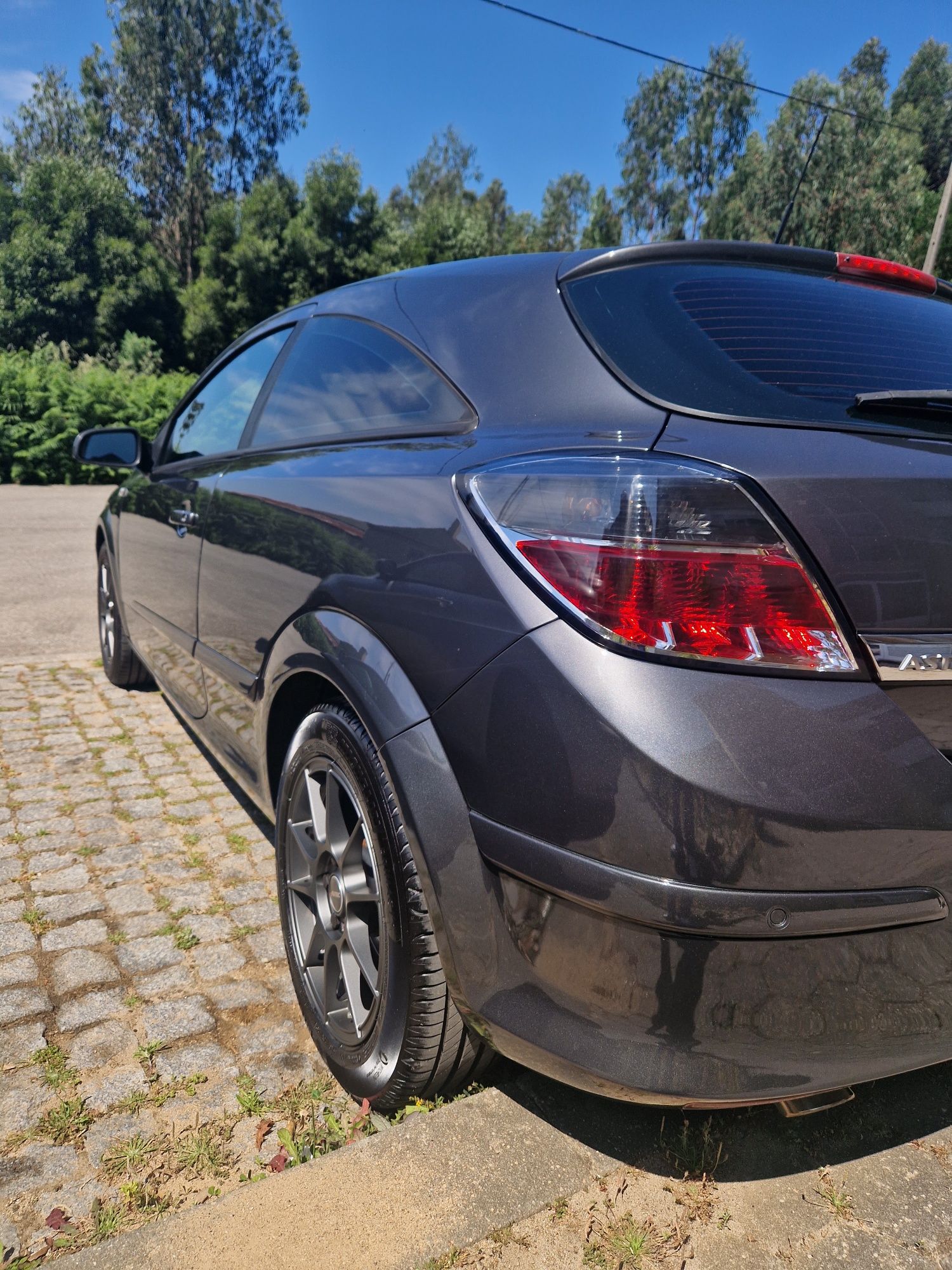 Opel astra 1.7 gtc teto panorâmico