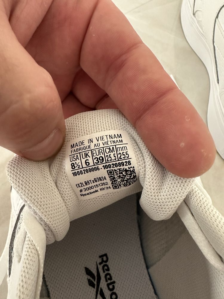 Кросівки reebok розмір39 eur