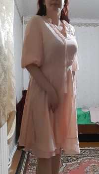 Розовое платье с фонариками