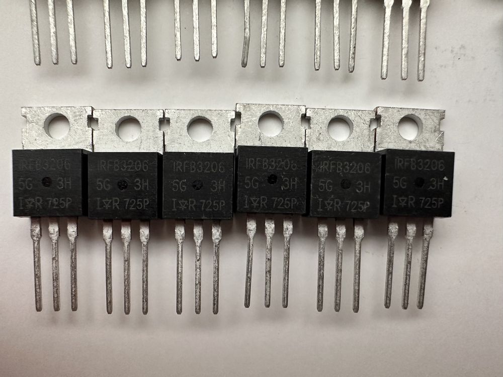 Транзистор польовий IRFB 3206