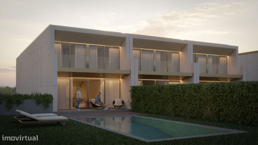 Moradia V3 Nova c/ Logradouro (614m2) em S. Félix da Marinha