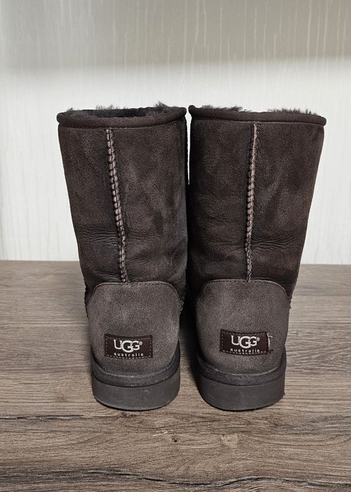 Продам сапожки UGG 43р