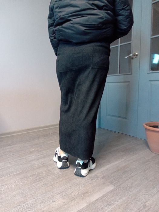 Класна вельветова спідниця