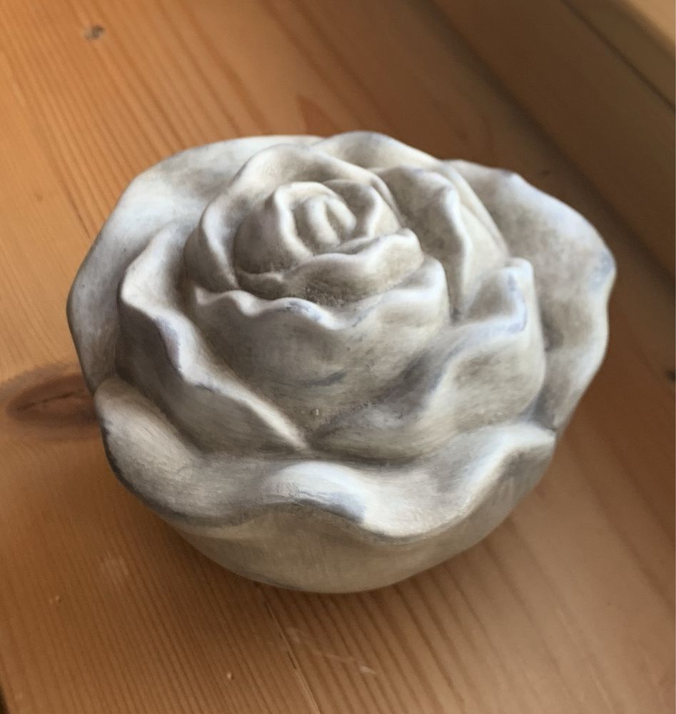 Kwiat róża ceramiczna ozdoba dekoracja