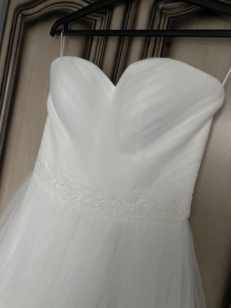 Piękna i romantyczna suknia ślubna Herms Bridal L 40