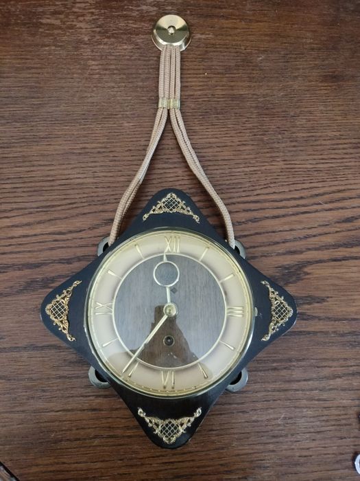 Stary zegar ścienny