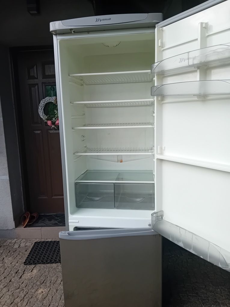 Sprzedam lodówkę używaną