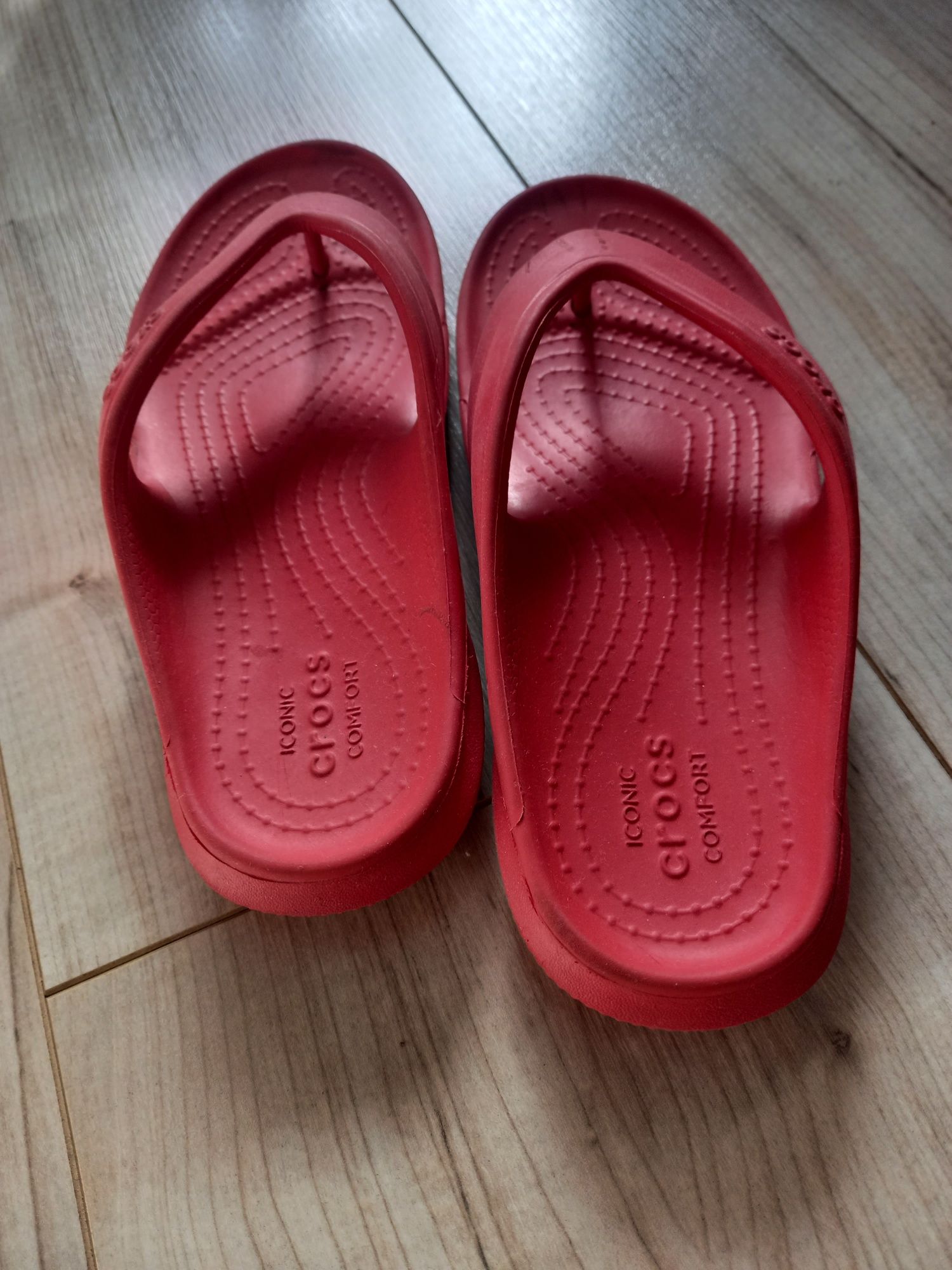 Sprzedam japonki crocs j1 32/33