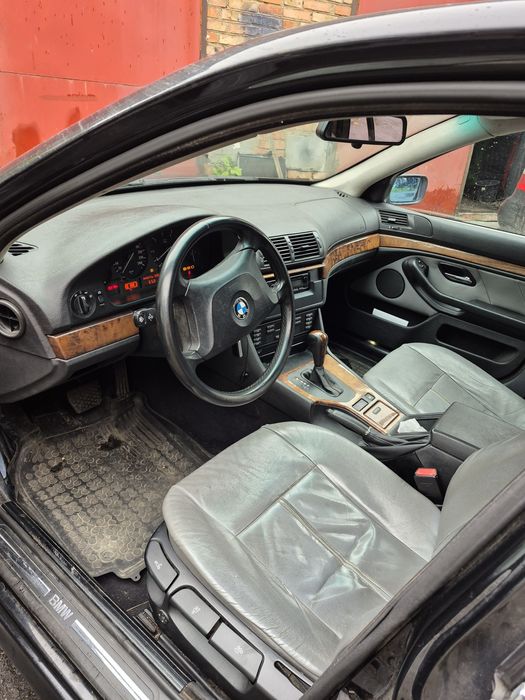 Розбор бмв е 39 фари Капот бампер телевізор крила двері кузов двигун