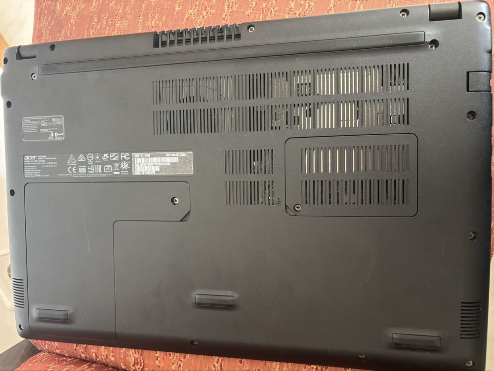 computador acer preto