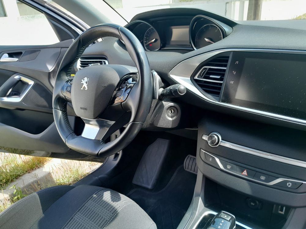 Peugeot  308  1.5 BlueHDi, Cx. A., 130 CV