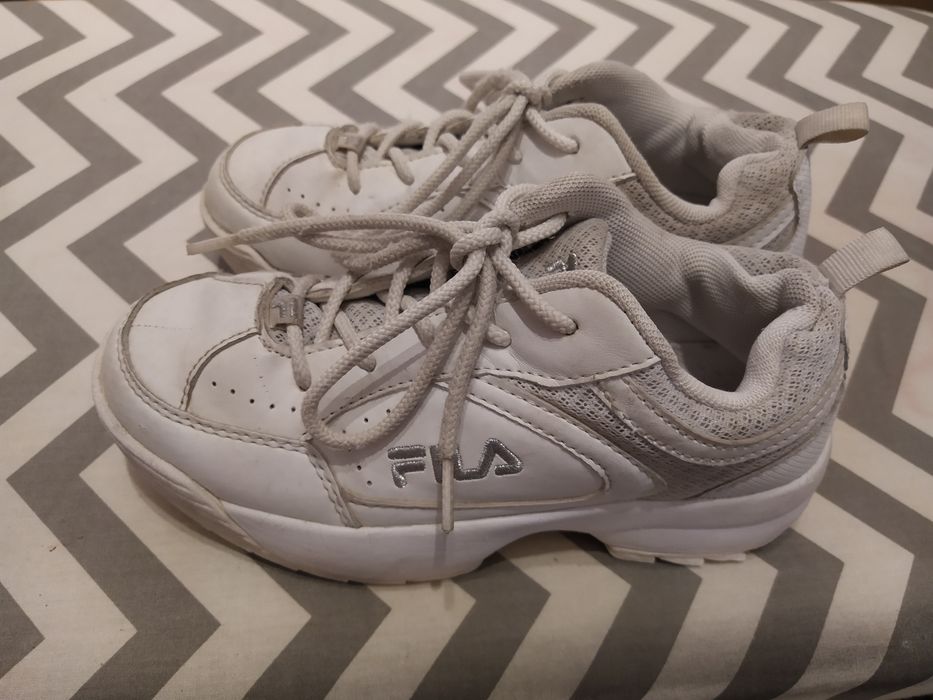 Ténis marca Fila 32