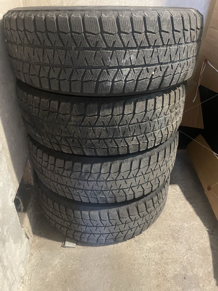 Продам зимові шини 215/65 R16 зима