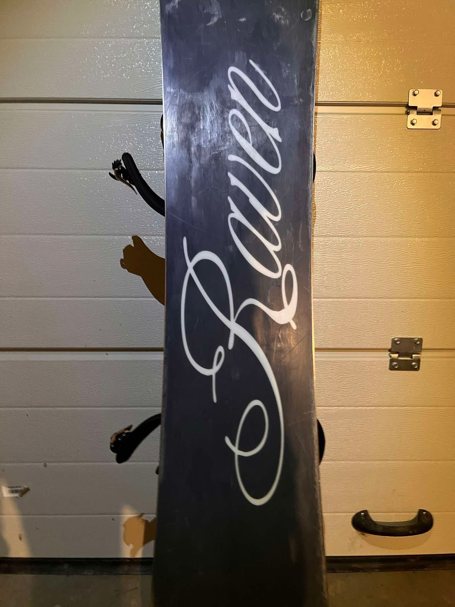 Deska Snowboardowa Raven Flowers 154cm + wiązania, buty, torba