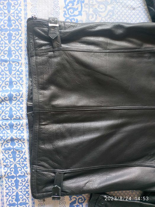 Зимова, шкіряна, чоловіча куртка