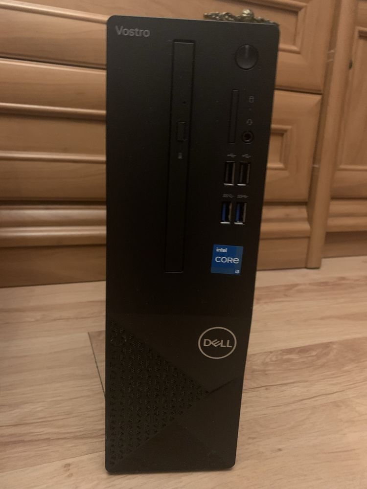 Komputer Dell Vostro 3710 + monitor Asus.