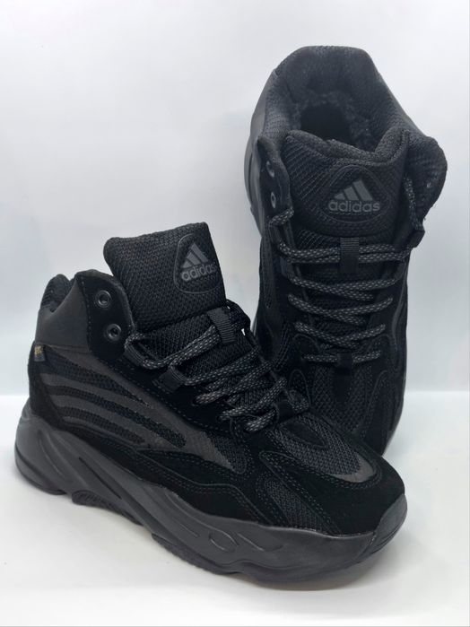 Жіночі кросівки Adidas Yeezy Boost 700 V2 (-21/хутро/waterproof/38-41)