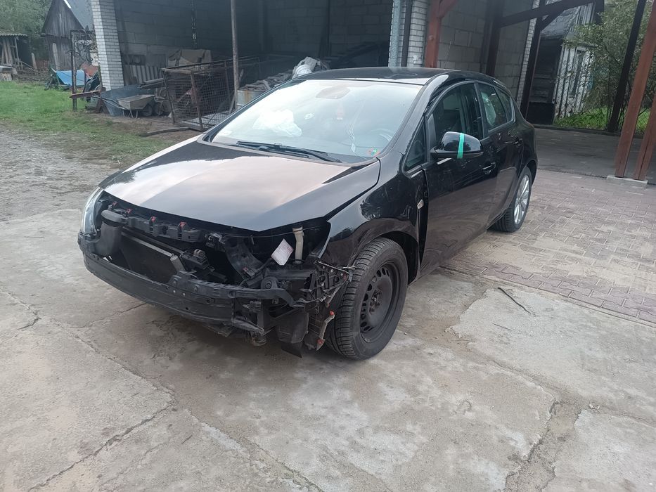 Opel astra j 1.6 benzyna
