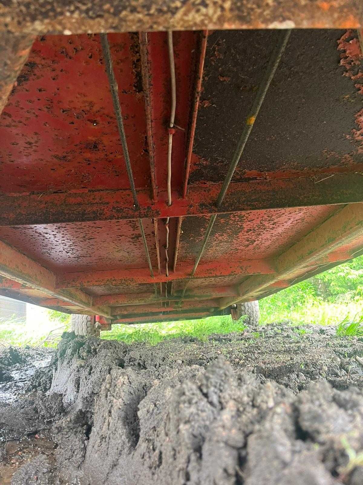 Przyczepa do przewozu zwierząt, Przyczepa do przewozu transportu bydła