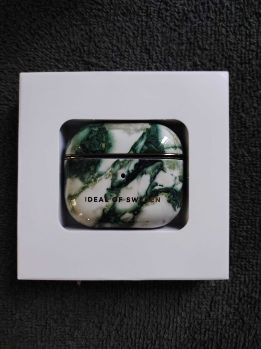 Чехол iDeal of Sweden для Airpods