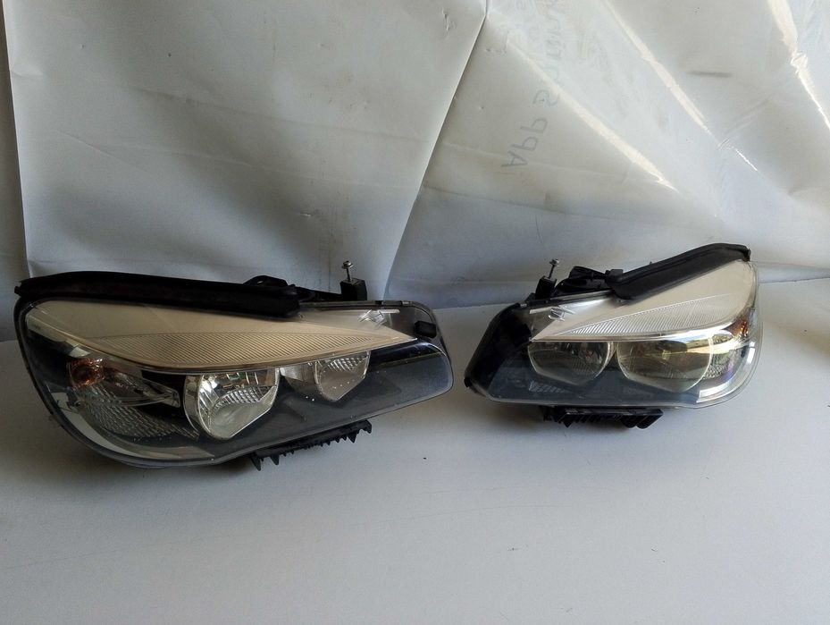 BMW 2 F46 Lampy reflektory przednie lewy prawy