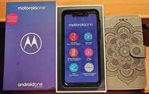 Telefon Smartfon Motorola One + etui