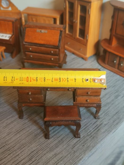 Móveis Miniatura em Madeira - 30 peças.