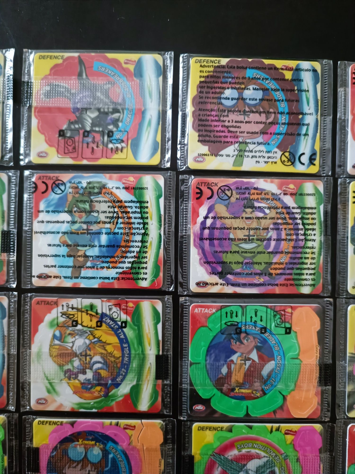 Tazos Beyblade selados