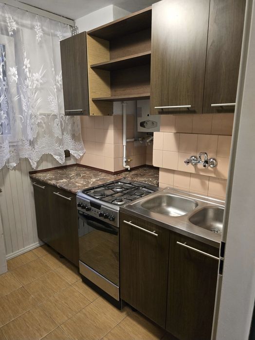 Milanówek Centrum do wynajęcia kawalerka 30m2  z balkonem , 1 piętro
