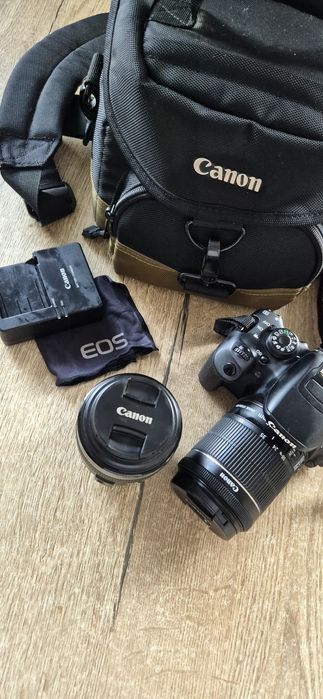 Aparat Canon EOS 700D