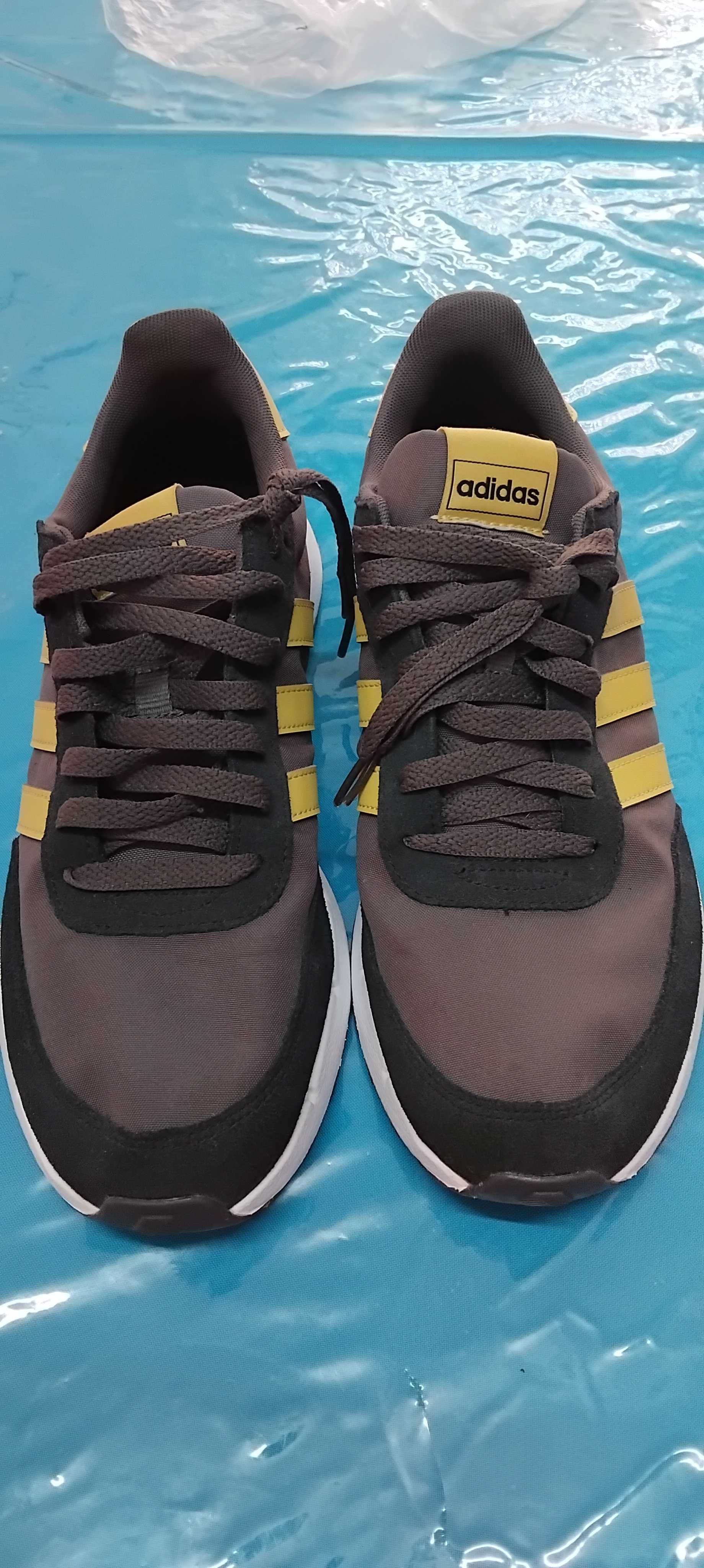 Ténis Adidas - Novos