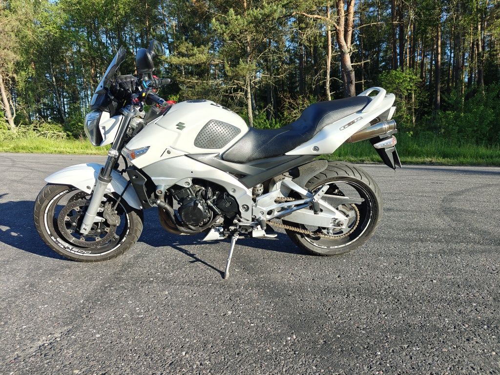 Suzuki  gsr  600