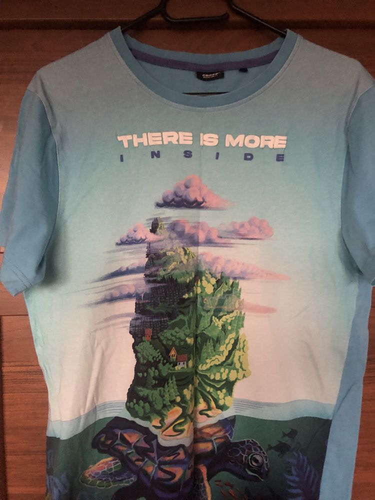 T- shirt błękitny z nadrukiem Cropp rozm S