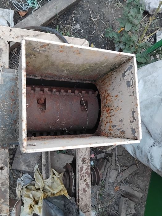 Продам зерно дробилку