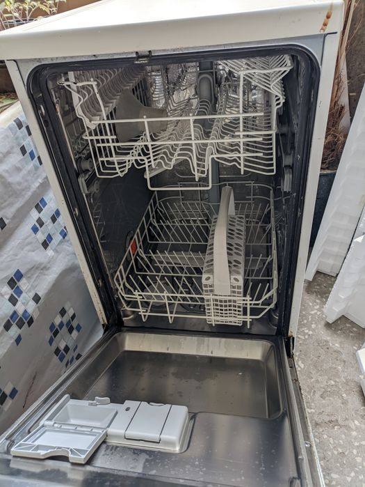 Посудомийка Electrolux ESF43011
