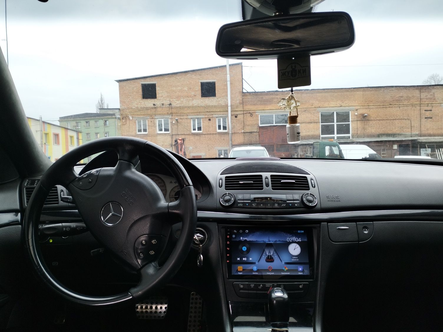 Продам Mercedes E500